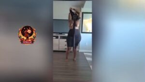 Big beautiful Kenyan girl undress on camera thumbnail